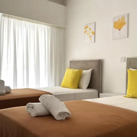 Modern 3bdr_top Floor_lux_suite_balcony Apartment